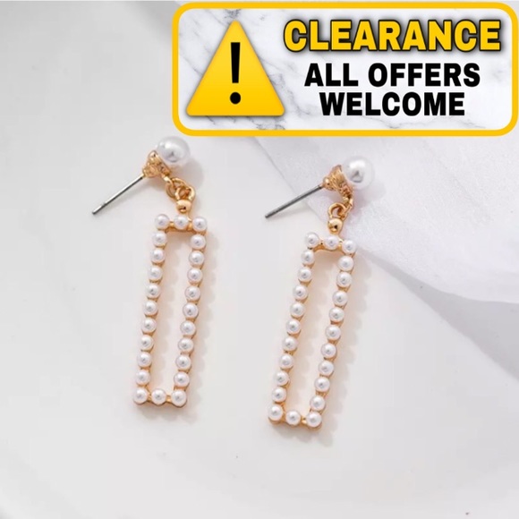 Jewelry - 🔴5/$15⚠️𝗖𝗟𝗘𝗔𝗥𝗔𝗡𝗖𝗘⚠️Pearl Earrings NEW